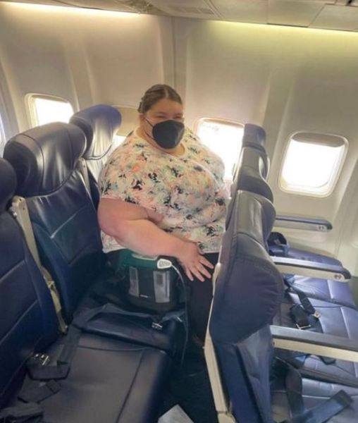 I booked an extra seat on the plane for myself because I’m fat and want to make sure I’m comfortable during the trip. Little did I know that a mama and her toddler would believe they merited my spare seat. When I stood firm and said no, it didn’t go over well. My Full story in the comments 👇