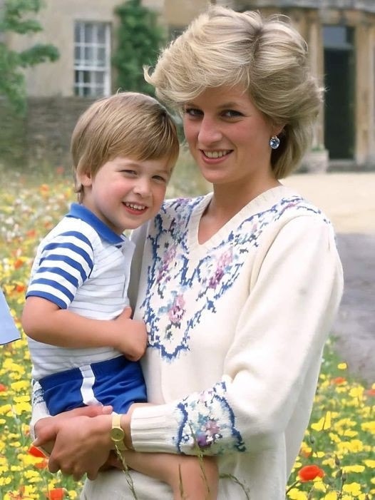Rare Photographs Of Diana, Princess Of Wales Photo below 👇🏻😍